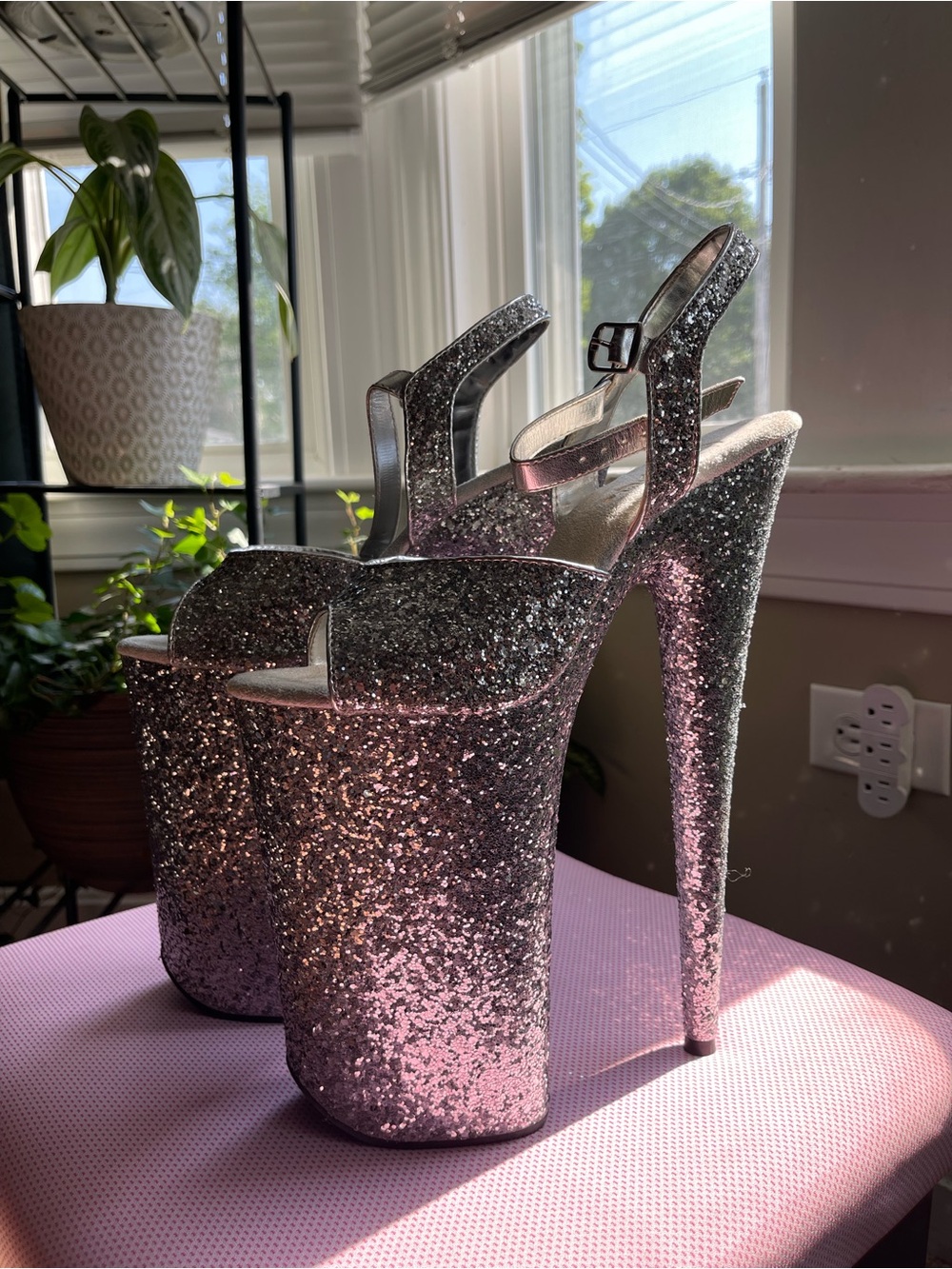 Pleaser Beyond-010LG, (10”) Glitter Heels Size 9 - Picture 4 of 5